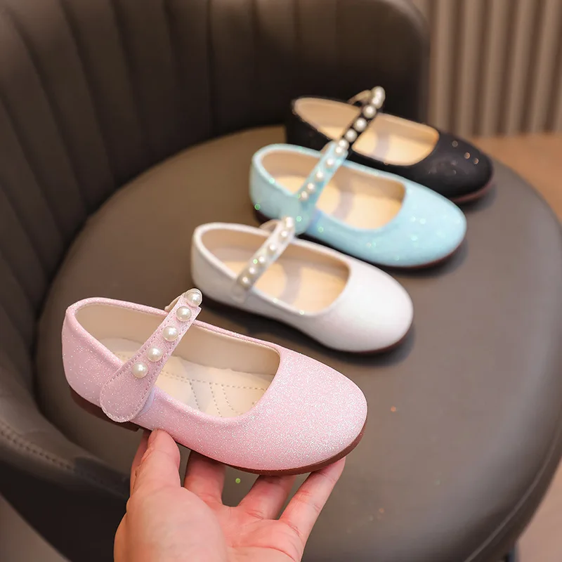 

Кожаная обувь на весну и осень для девочек, детская танцевальная обувь принцессы для выступлений, женские однотонные детские туфли с жемчугом на мягкой подошве