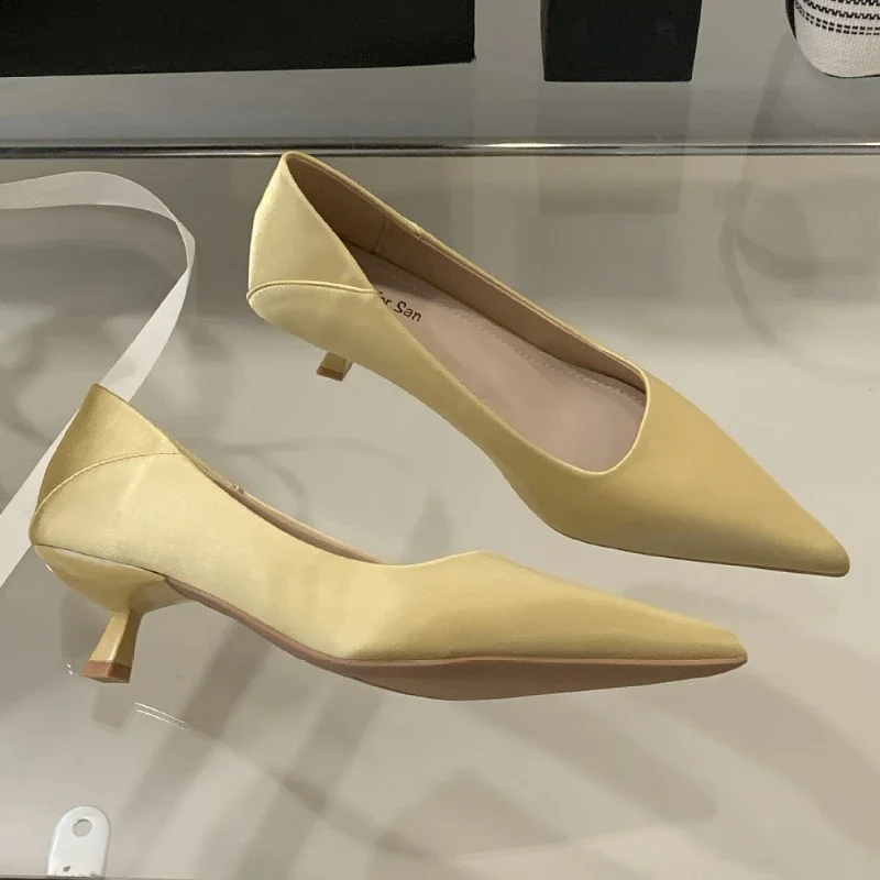 

Атласные туфли-лодочки с острым носком, элегантная женская обувь, модная обувь на мелкой подошве, женская удобная весенне-осенняя новая брендовая офисная женская обувь