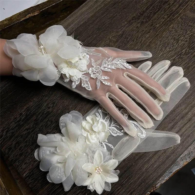 Women's Elegant Flower Embroidery Mesh Glove Female Spring Summer Vintage Sunscreen Driving Photograph Party Glove R2112