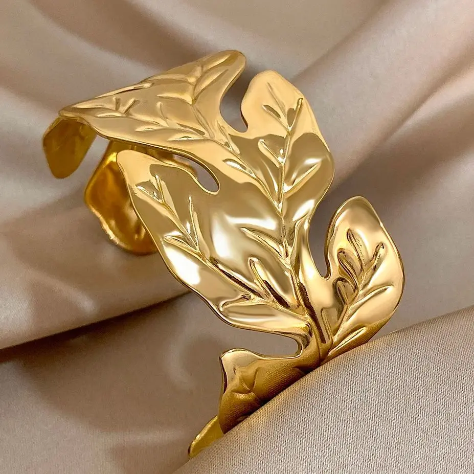 مكتنزة مطلية بالذهب الفولاذ المقاوم للصدأ الكفة الأساور للنساء لامعة لامعة كبيرة ورقة واسعة معصمه أساور مفتوحة مجوهرات مقاومة للماء