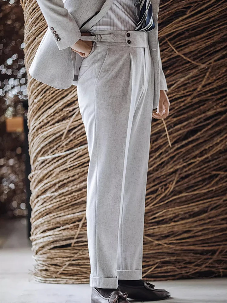 Stylowe męskie spodnie garniturowe w jednolitym kolorze 2025 Wiosna Lato Modne drapowane plisowane spodnie męskie Nowe codzienne spodnie z wysokim pasem