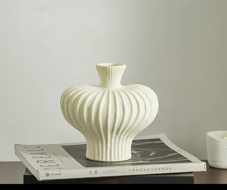Ge Ware Moon-White Monochrome Porcelain Oblate Flat Vase,Full Natural Craquelure Glaze,Flanged Ribbed Ji-Style Twin Side Handles
