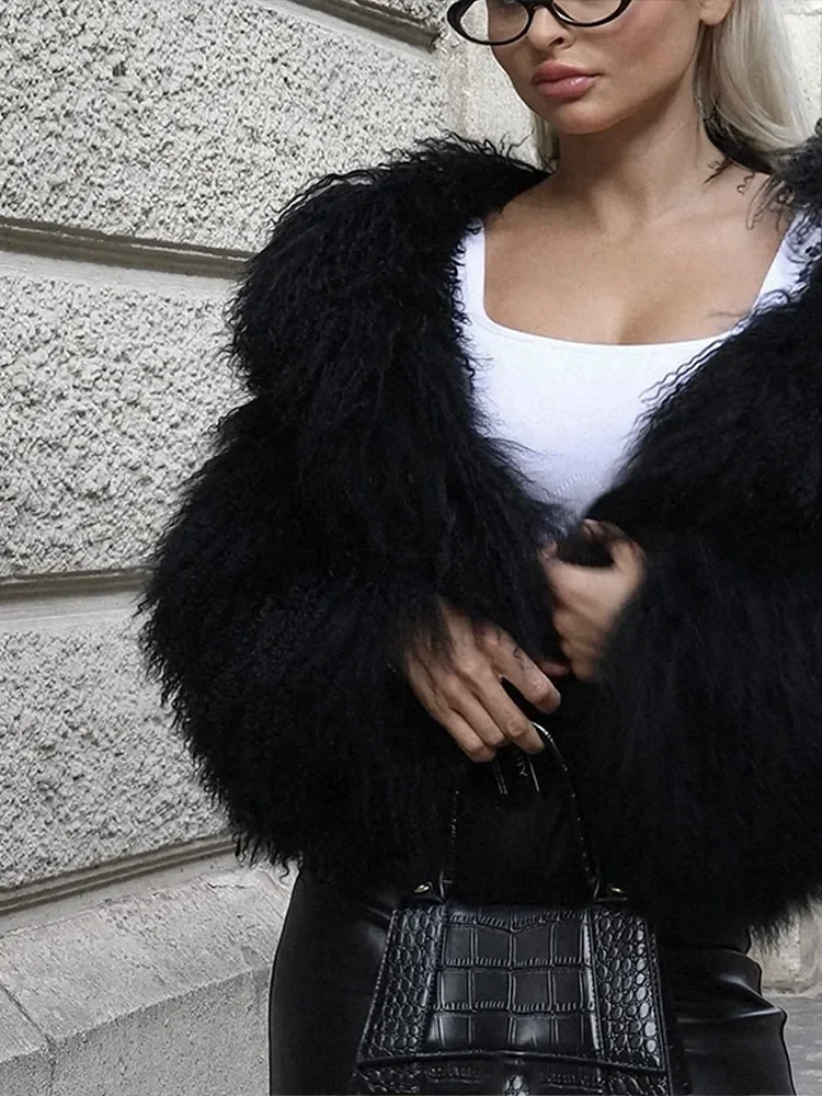 Luxury Round Neck Long Sleeves Faux Fur Coat Lady Fashion Winter Black Loose Warm Plush Jacket Lady New Chic Highstreet Outwear