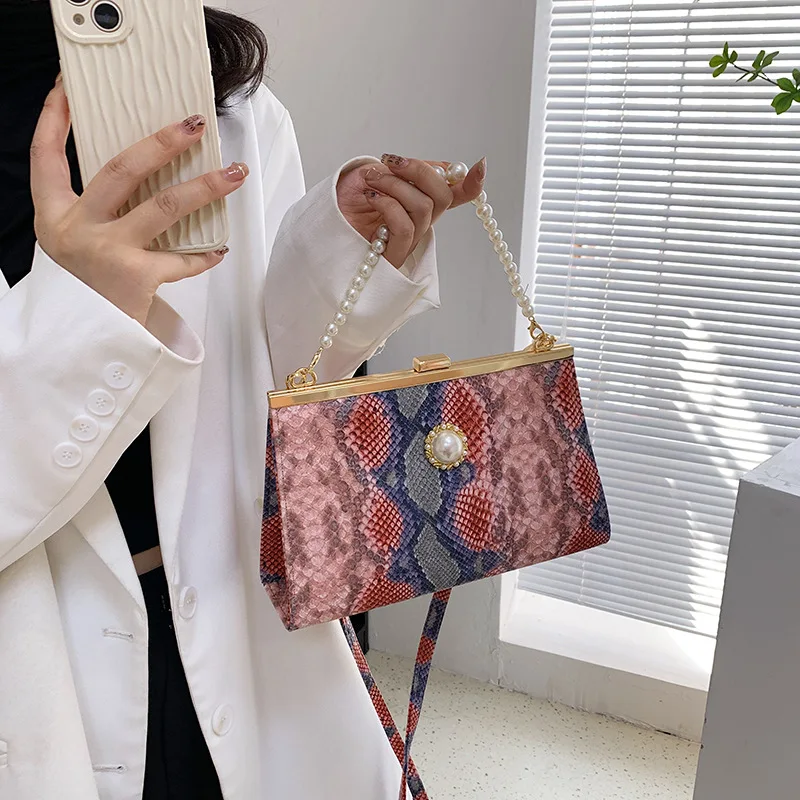  حقيبة مربعة بنمط الأفعى 2025 - محفظة كتف مزينة باللؤلؤ، حقيبة كروس ومحمولة، أنيقة للركاب أساسية #4