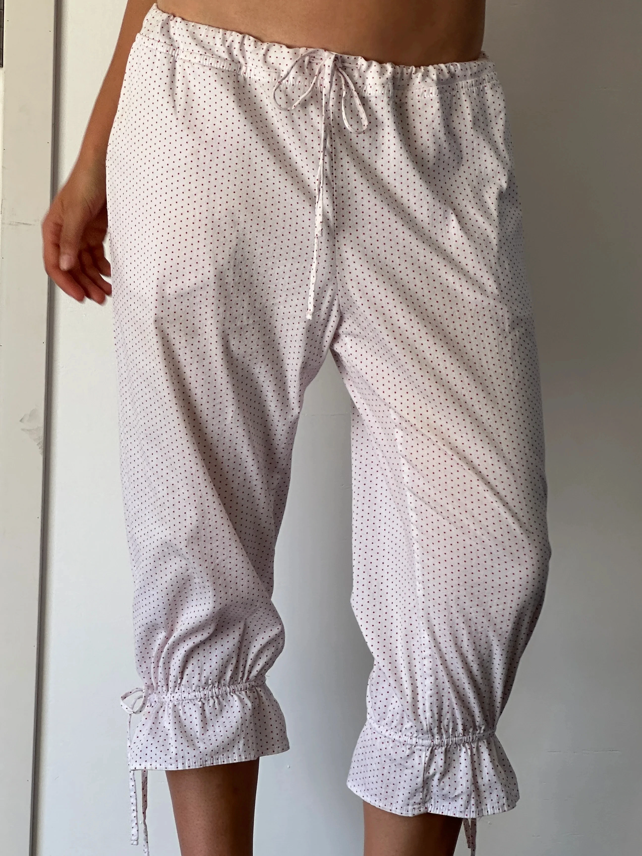 

Новые женские капри в горошек, модные повседневные пижамные штаны с рюшами на шнурке и карманами, горячая распродажа, S, M, L