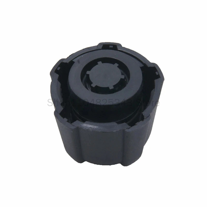 8200048024 is suitable for Renault Megane car parts car radiator cap water tank cap oil tank cap