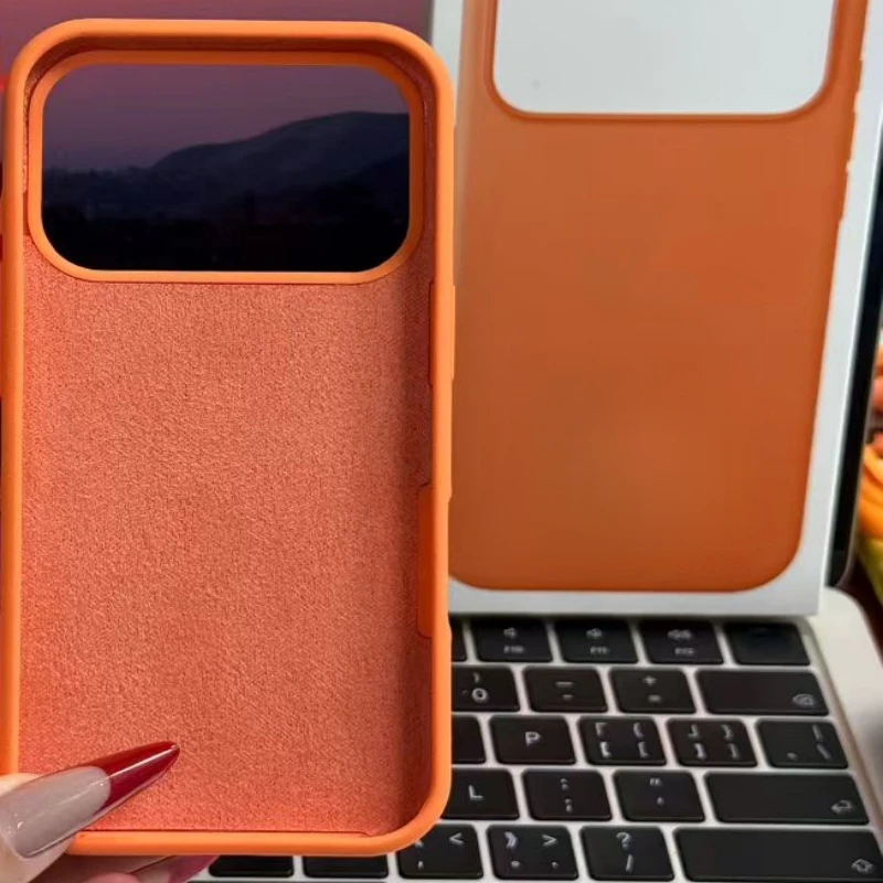 حافظة فاخرة من السيليكون الناعم باللون البرتقالي لهاتف آيفون 17 برو ماكس 17Pro ملمس مريح مدمج في غطاء حماية متدفق #6
