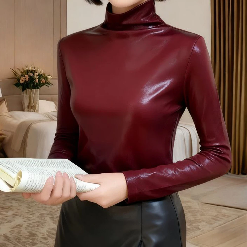 

2025 bitter winter warmth, soft sequined bottoming shirt, turtleneck slim fit, velvet thickened leather jacket inside