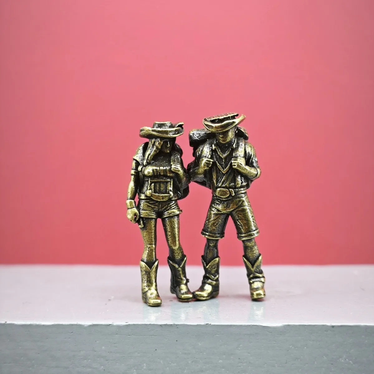 Brass Hiking Couple Miniature Figurine Backpacker Travel Lovers Statue Diorama Micro Landscape Bonsai Desktop Decor