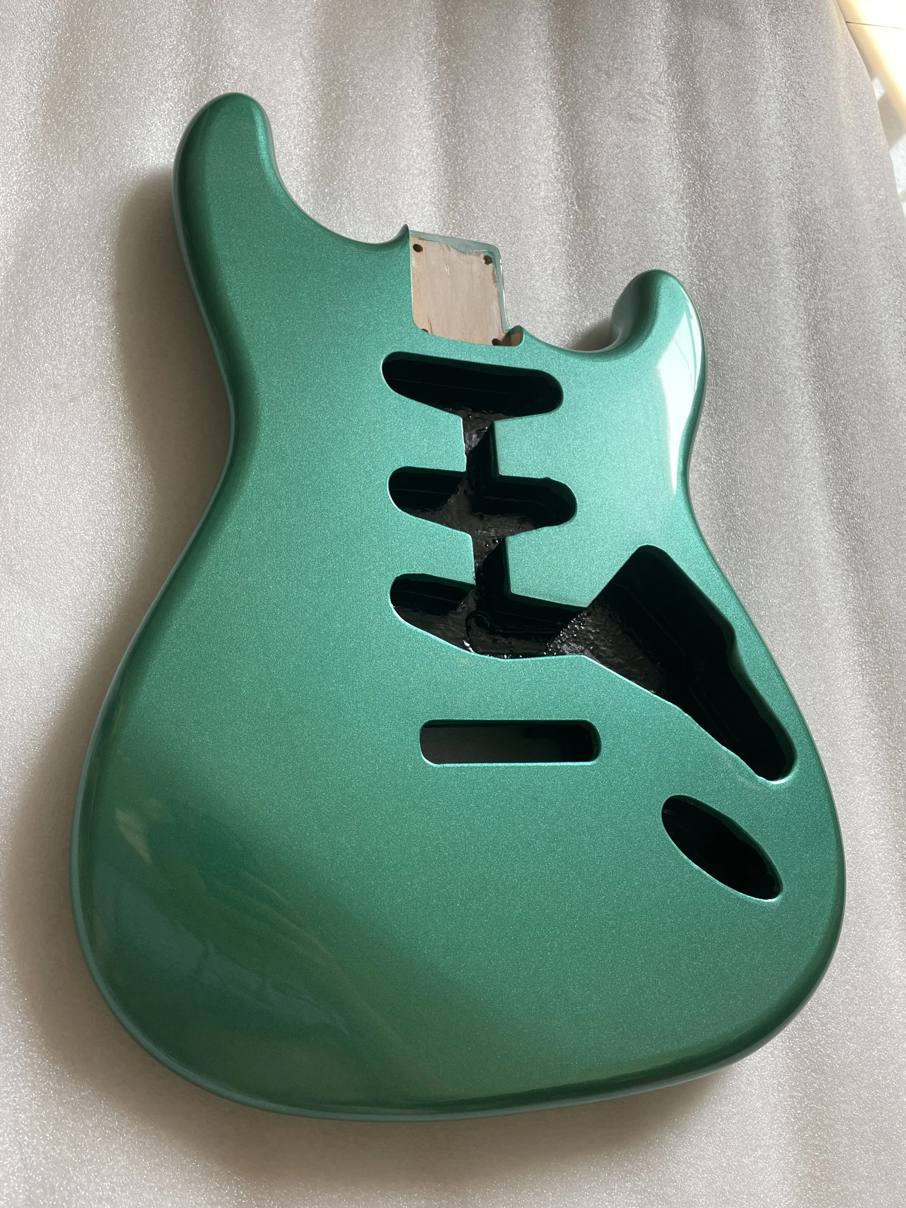 Alder ST Guitar Body Finished Glossy Sunset Finish Electric Guitar Replacement Building DIY Guitar Part 5.56cm-5.62cm Pocket