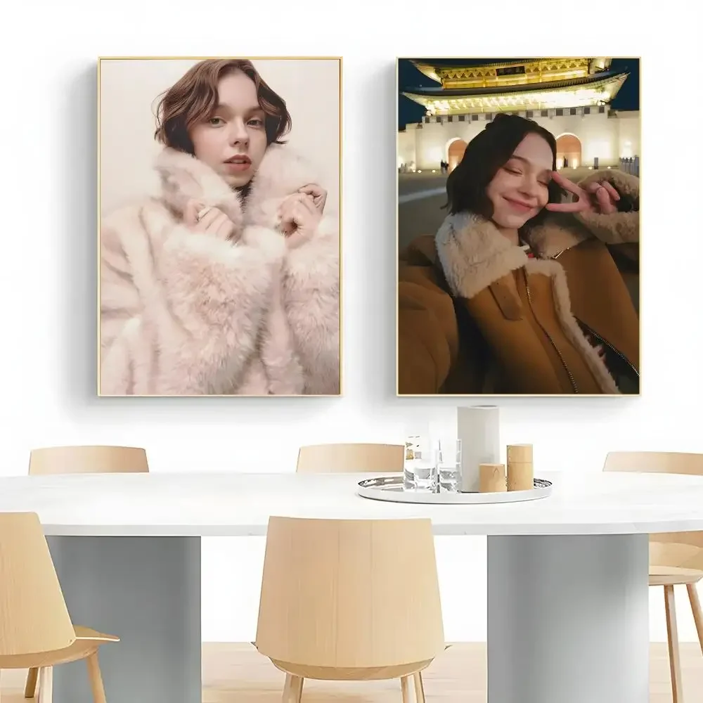 Bright Actress E-Emma Myers Poster Wall Art Print Decorative Mural Home Decor Gift Unframed