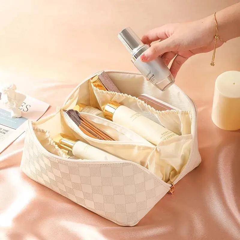 Borsa per cosmetici di lusso di grande capacità da donna Borsa da toilette da viaggio con cuscino in PU per lavaggio multifunzionale scozzese