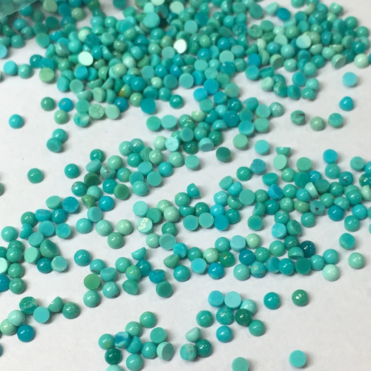 

Натуральный бирюзовый круглый плоский кабошон, голубой цвет, 2 мм, 3 мм