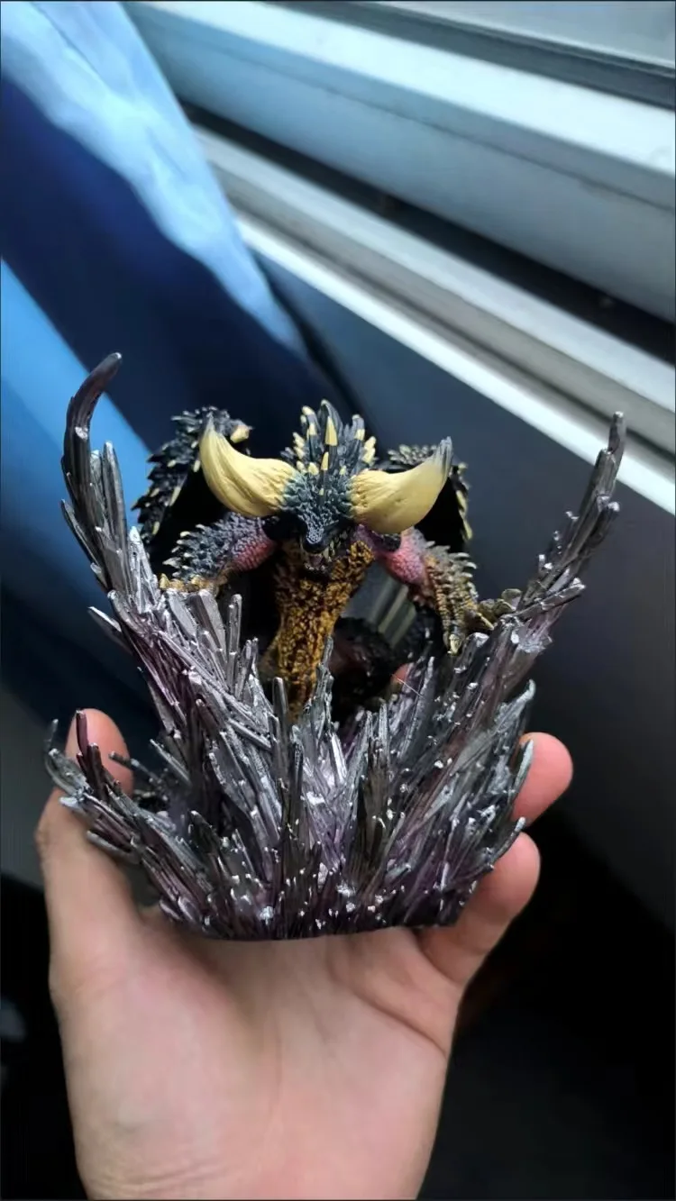 13cm Anime Game peripherals Cover Monster Hunter World Nergigante Model toy