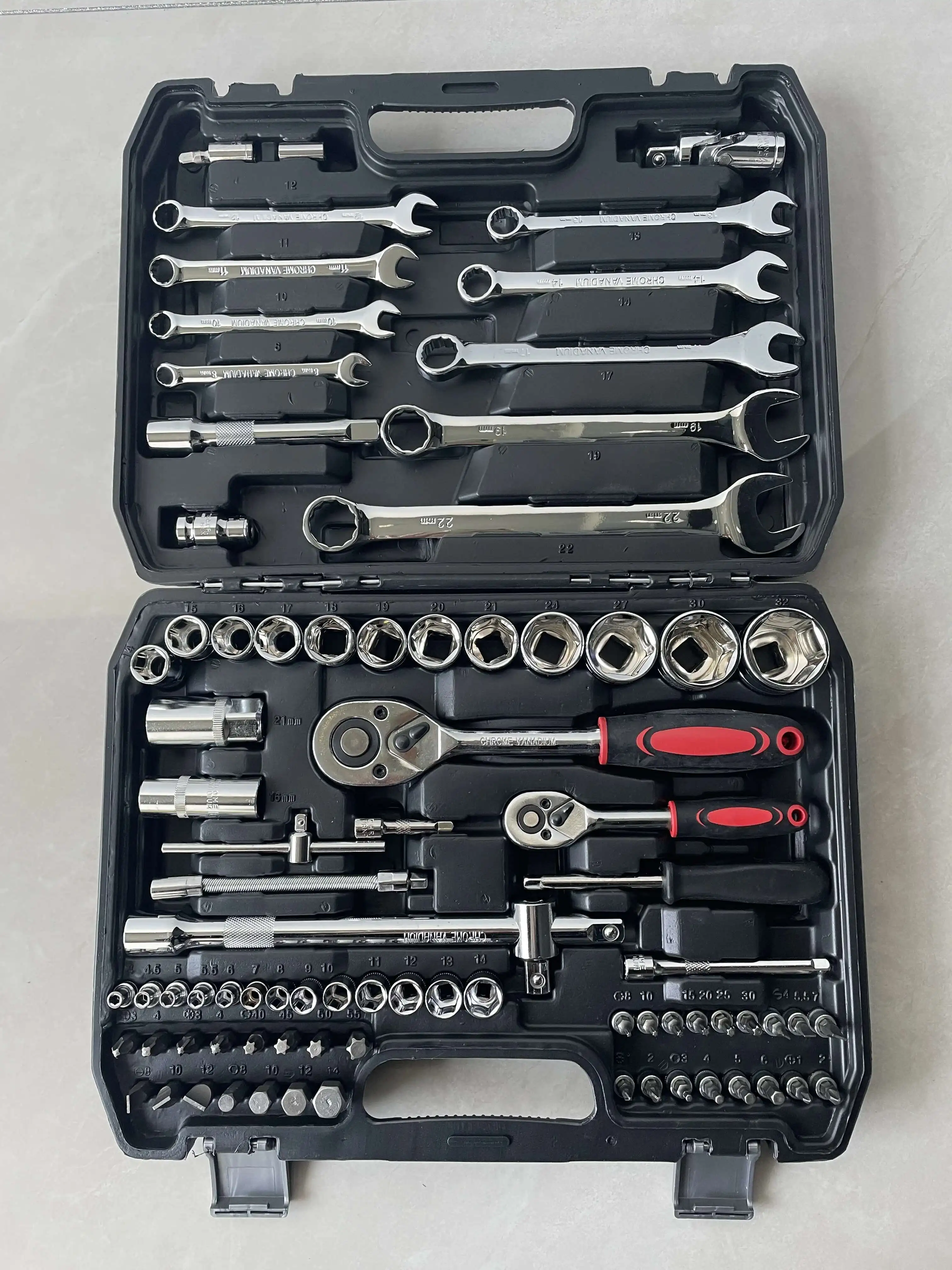 

Auto Repair Wrench Hand, 82 PCS Kit Socket Mechanical Tool Set With Box