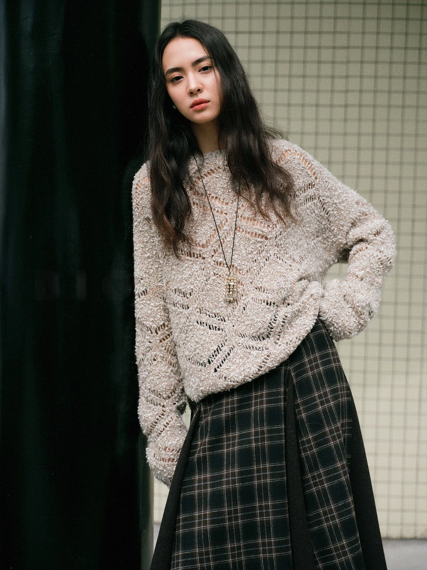 

Comfortable Thiened Hollow out Women's Woolen Sweater Heavy Du Design Sle round Ne Long Sve Autumn Faion Commute