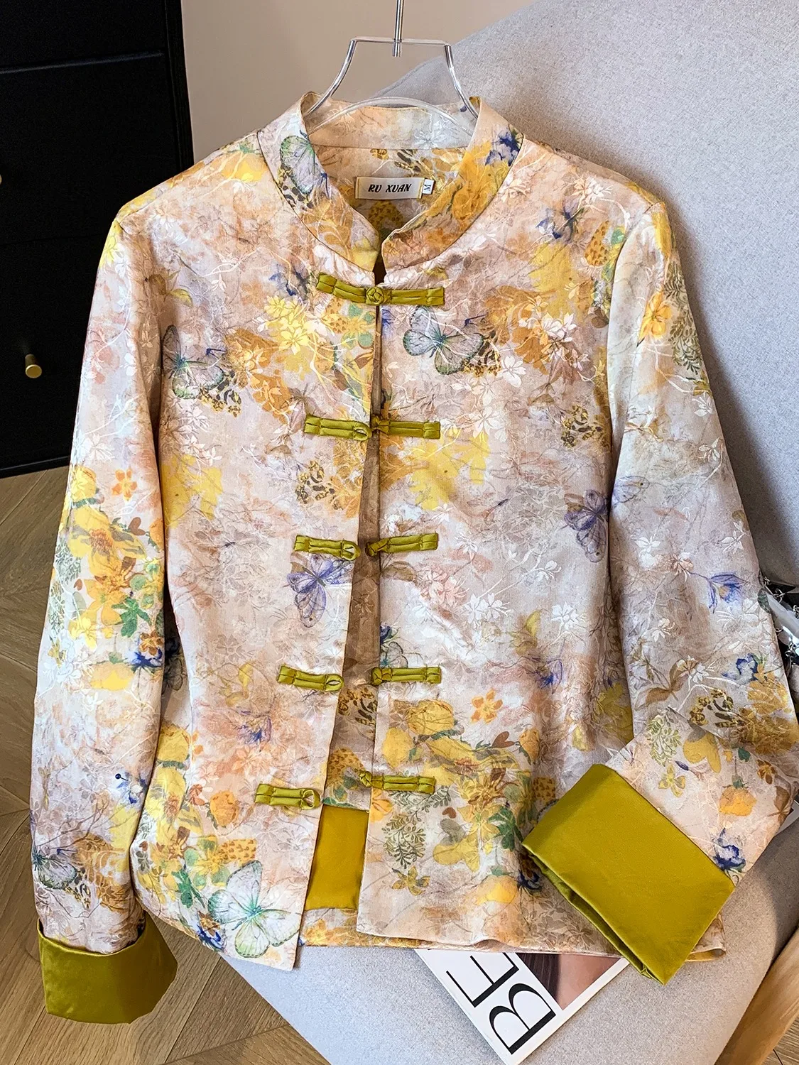 

Ele Chinese Sle Women's ort Jaet Spring Season Floral Print Open Cardigan with Button Design Faionable Top