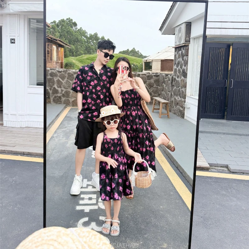 

Beach Family Outfits Mom Son Dad Daughter Matching Vacation Dresses Seaside Holiday Clothes Mother Kids Twin Set Costumes