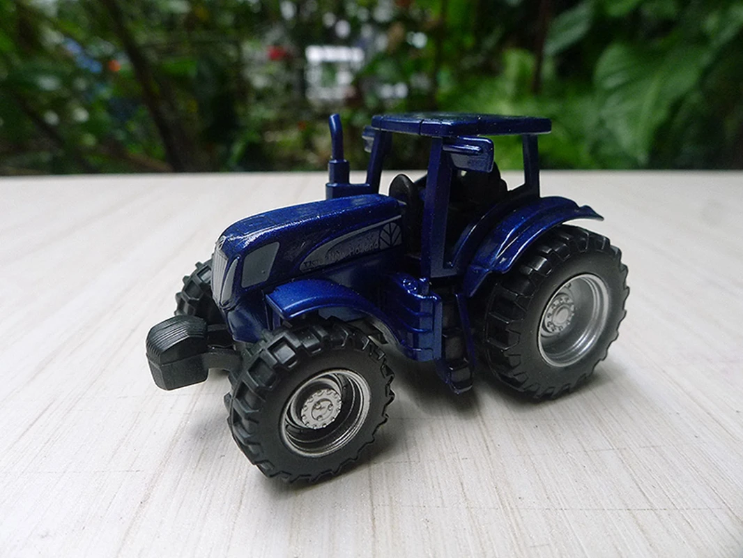 1:64 New Holland T7070 tractor alloy agricultural vehicle Model Toy Gift