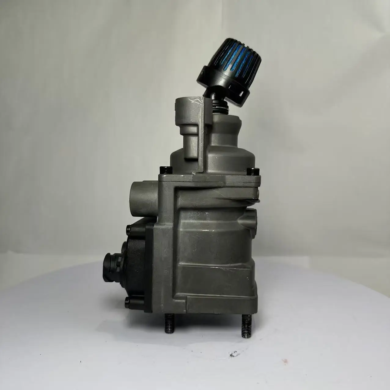 New Arrival EBS Foot Valve Brake Signal Transmitter 4800010110 0044315605 for Mb Actros Vehicle Parts Semi Truck Accessories