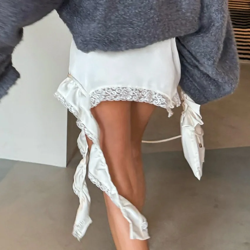 2025 Women's Commuter Asymmetric Half Skirt with Lace Trim, Featuring a Stylish and Elegant Design Suitable for Casual Wear