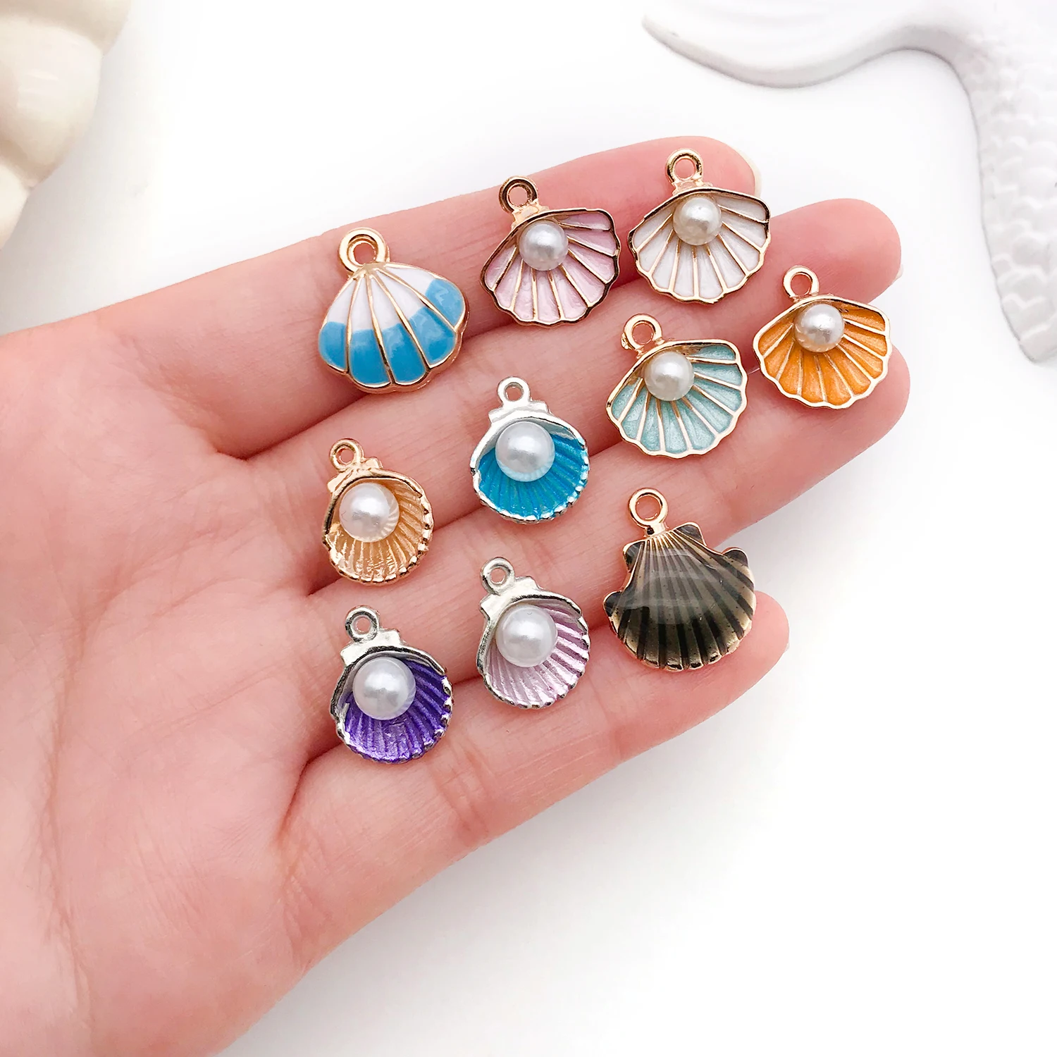 

【Beach Jewelry Kit】20pcs Vintage Style Enamel Seashell Pendants - DIY Coastal Accessories for Necklaces/Bracelets/Earrings