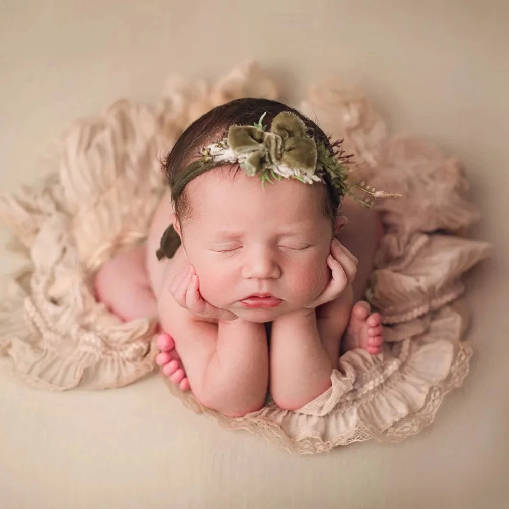 Newborn Photography Props Pleated Chiffon Baby Wraps with Lace Edges Studio Accessories, and Waddling Blankets for Photoshoots