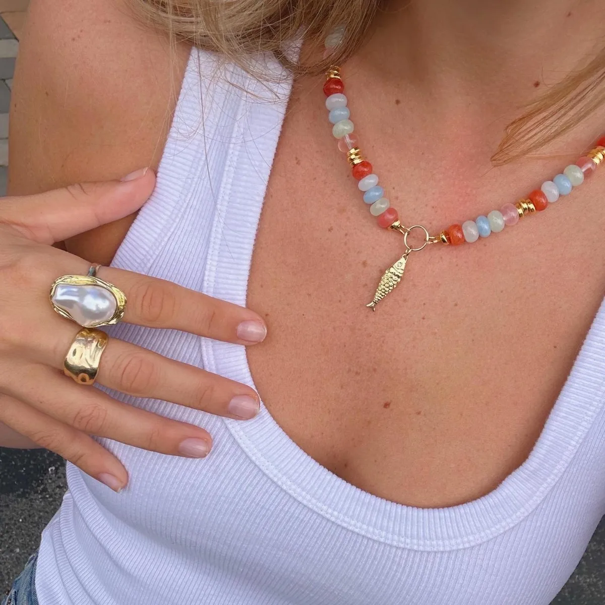 Handmade Natural Stone Fish Shaped Pendant Neckalce for Women Multi-color Bead Chains Clavicle Choker Boho Jewelry Vacation Gift
