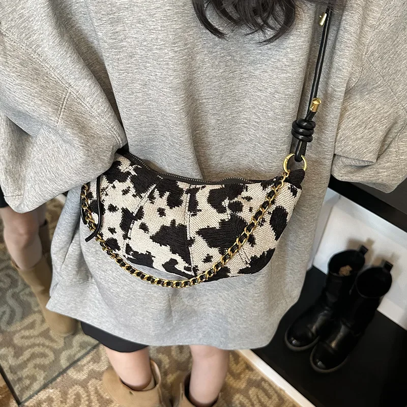 Niche Versatile Cow Pattern Bag Women's 2024 New Fashion Trend Splicing Horn Bag Simple Canvas Messenger Bag