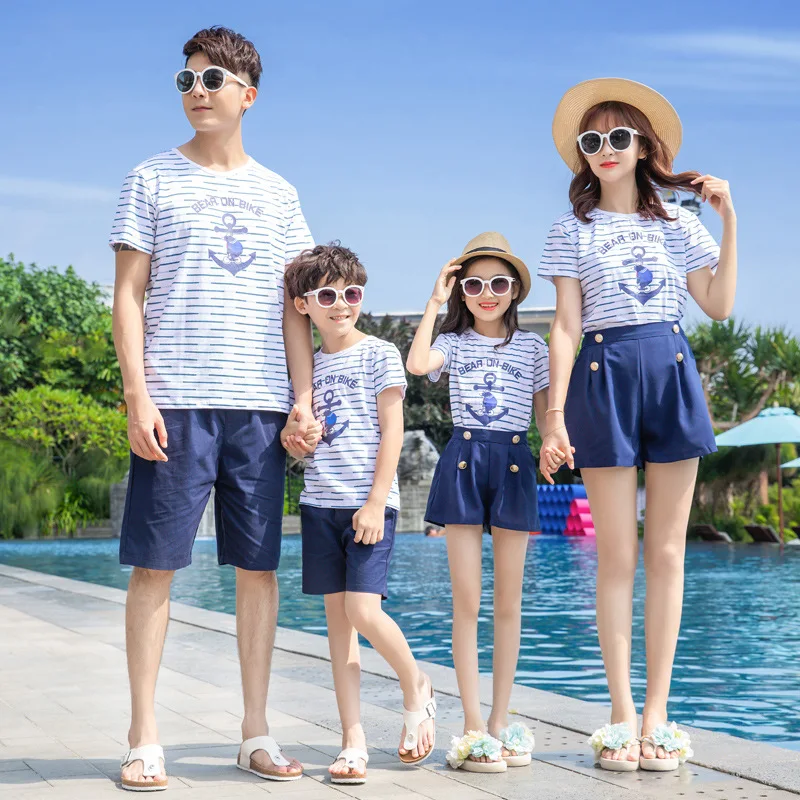 

Family Matching Outfits Summer Beach Mum Daughter Dad Son Matching T-shirts & Shorts Holiday Matching Couple Outfits Seaside