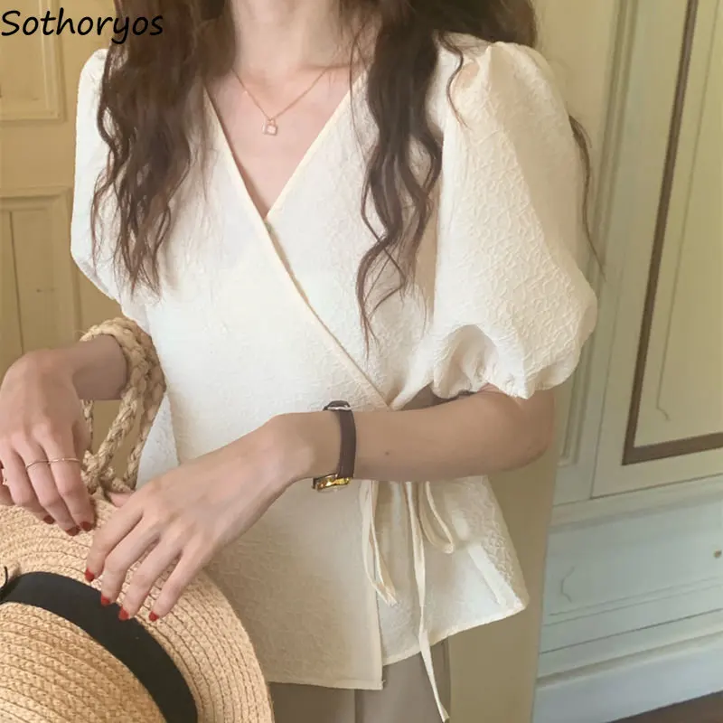 Bluzki damskie letnie koreańskie w stylu dekolt w szpic proste bufiaste rękawy rekreacyjne sznurowane w stylu Vintage eleganckie codzienne modne bluzki