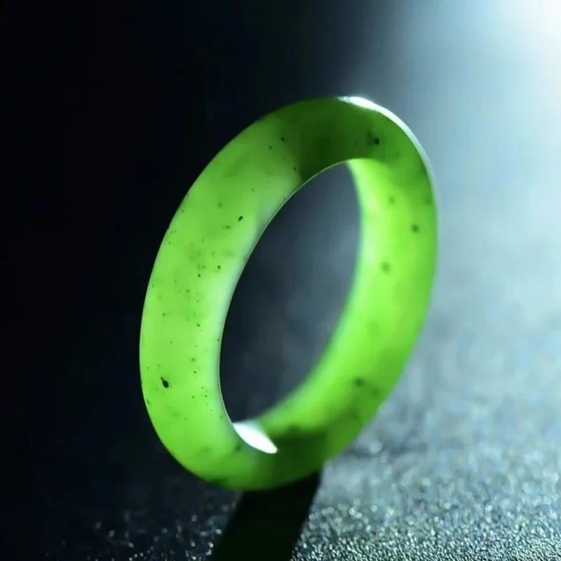 

Русский жадеит, материал из старой шахты, ярко-зеленое широкое плоское кольцо-полоска, хотанский нефрит из Синьцзяна