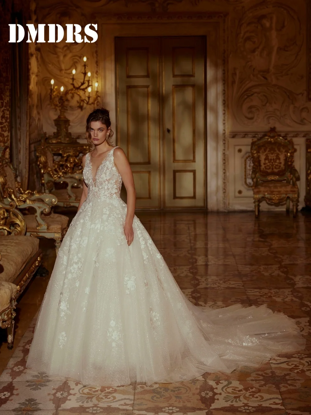 

Romantic Deep V-Neck Wedding Dresses Elegant A-Line Bridal Gowns Graceful Tulle Floor-Length Wedding Gowns Vestidos De Novia