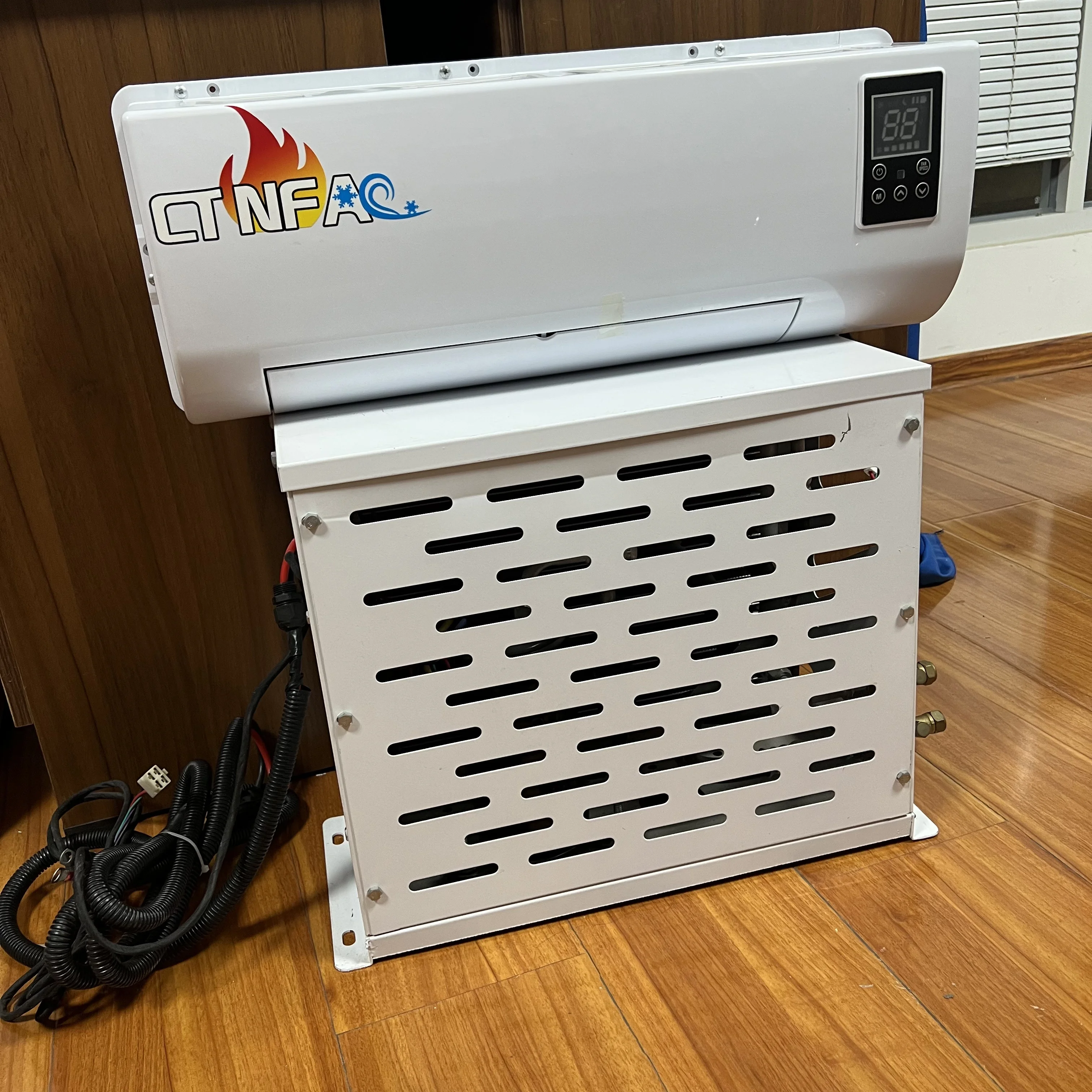 

12V/24V DC Auto Parking AC System Metal-Coated Split-Type With Spray-On For Common Vehicle Models