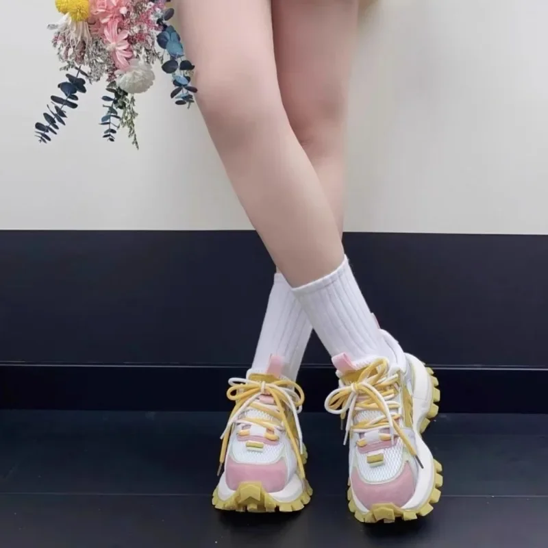 

Новинка 2023 года, женские дизайнерские повседневные кроссовки с цветными блоками допамина, модные универсальные спортивные туфли на толстой подошве Ah Gan