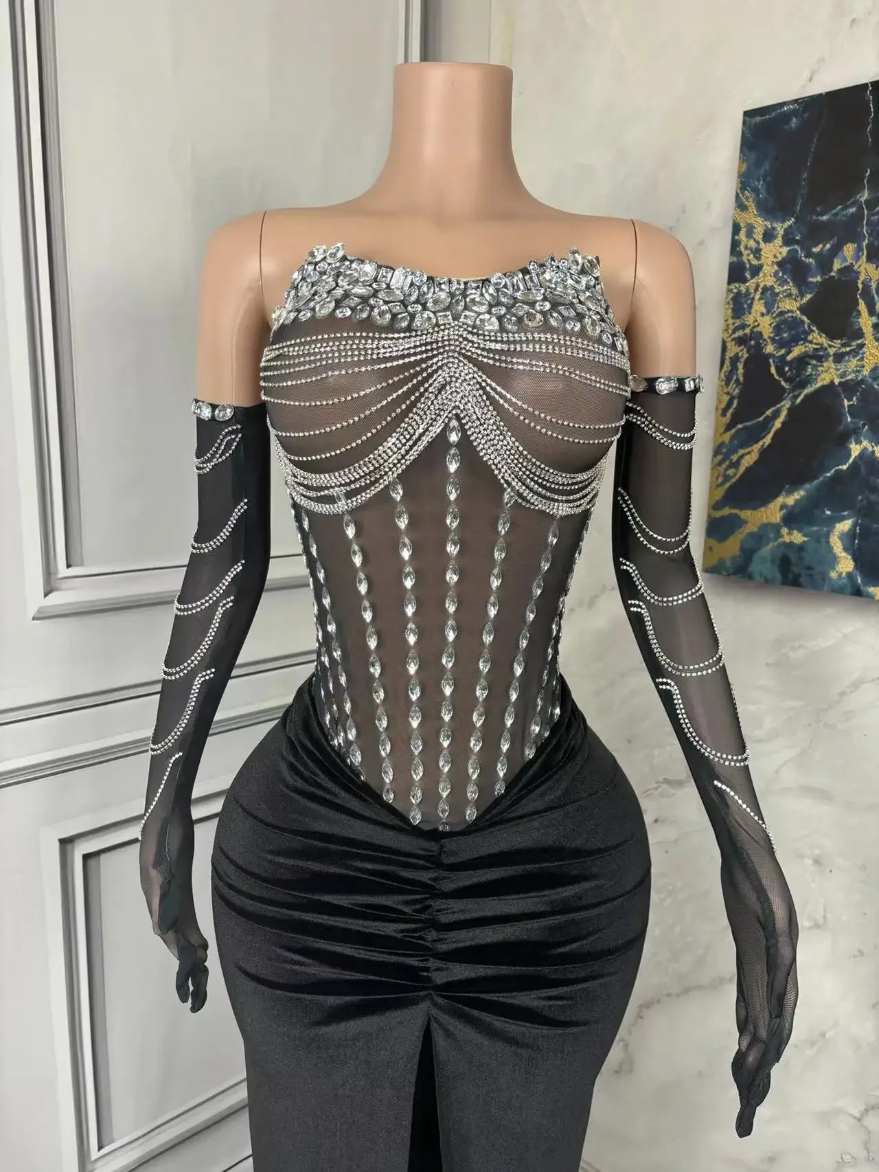 Sexy Stage Silver strass guanti spaccati in velluto nero abito da sera lungo treno Costume cantante spalla singola servizio fotografico vestito