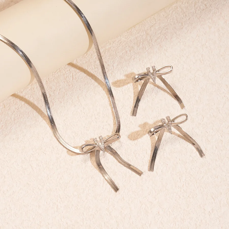 Zircon V-shaped bow collarbone chain cold wind fashion high sense neck chain simple personality niche necklace