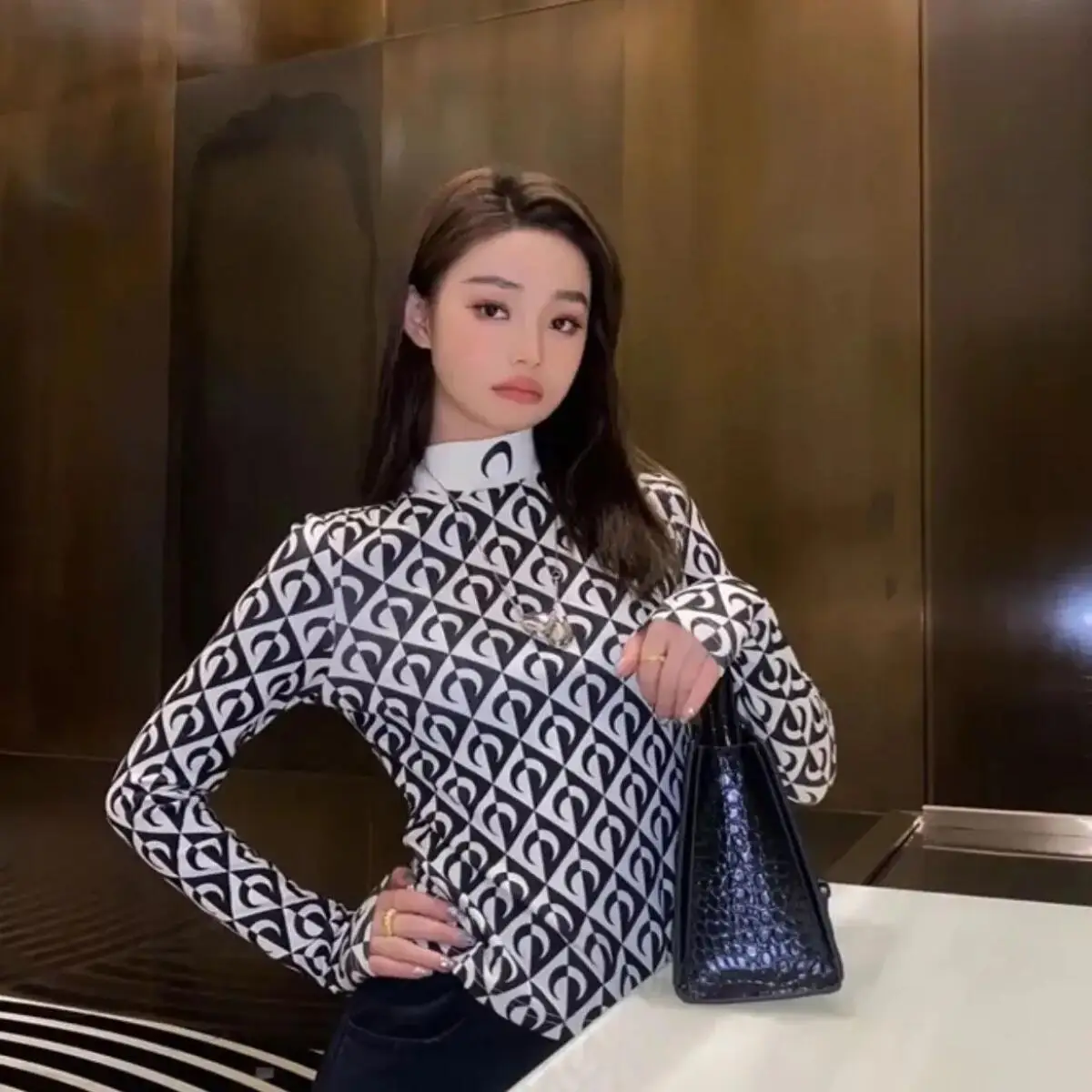 

Women Tshirt Long Sleeve Korean Slim Fit Base Top Semi High Neck Color Blocked Moon Print Fashion Sunscreen Classic Versatile