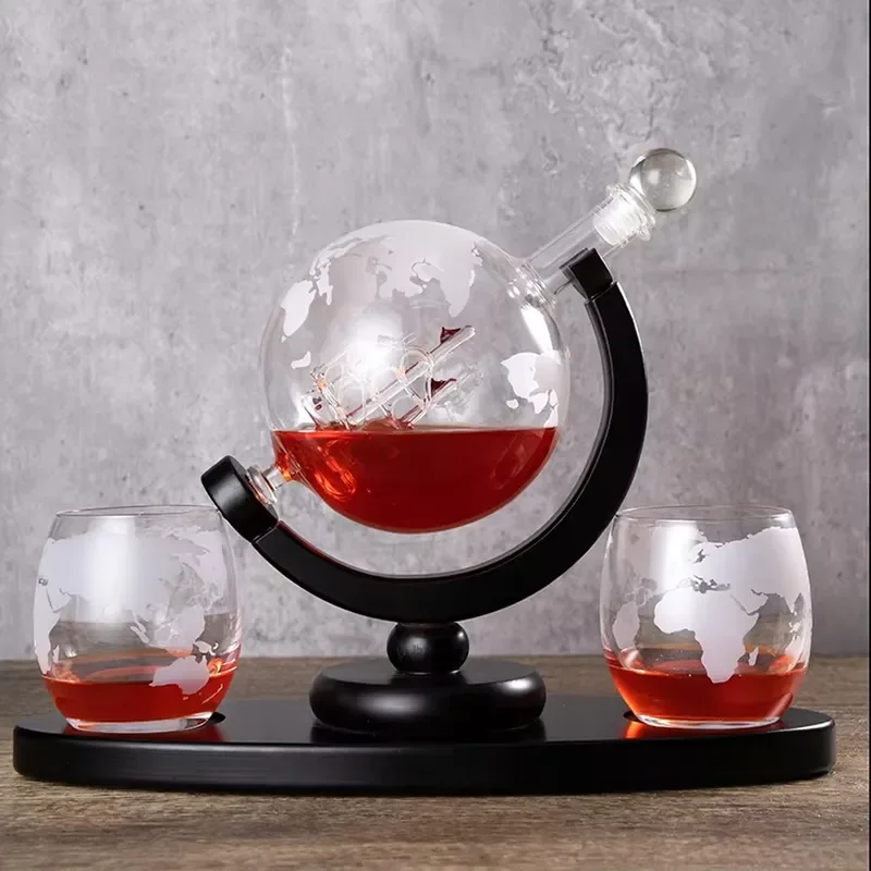 Wholesale World Globe Shaped Whiskey Vodka Bottle Etched Glass Decanter Unique Design Spirit Container for Home Bar Decor