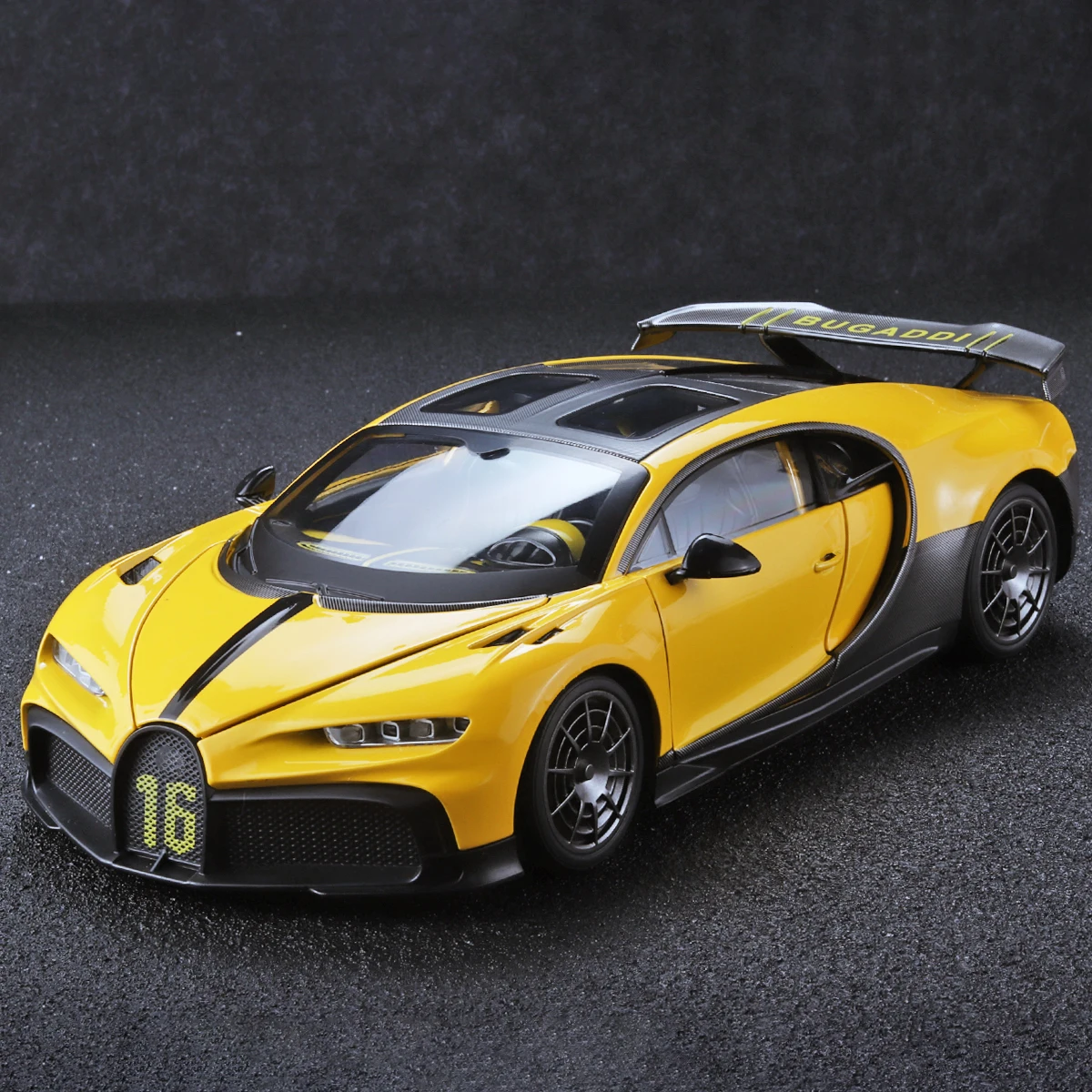 1:18 Bugatti Chiron Alloy Diecast Car Model Presents For Boyfriend