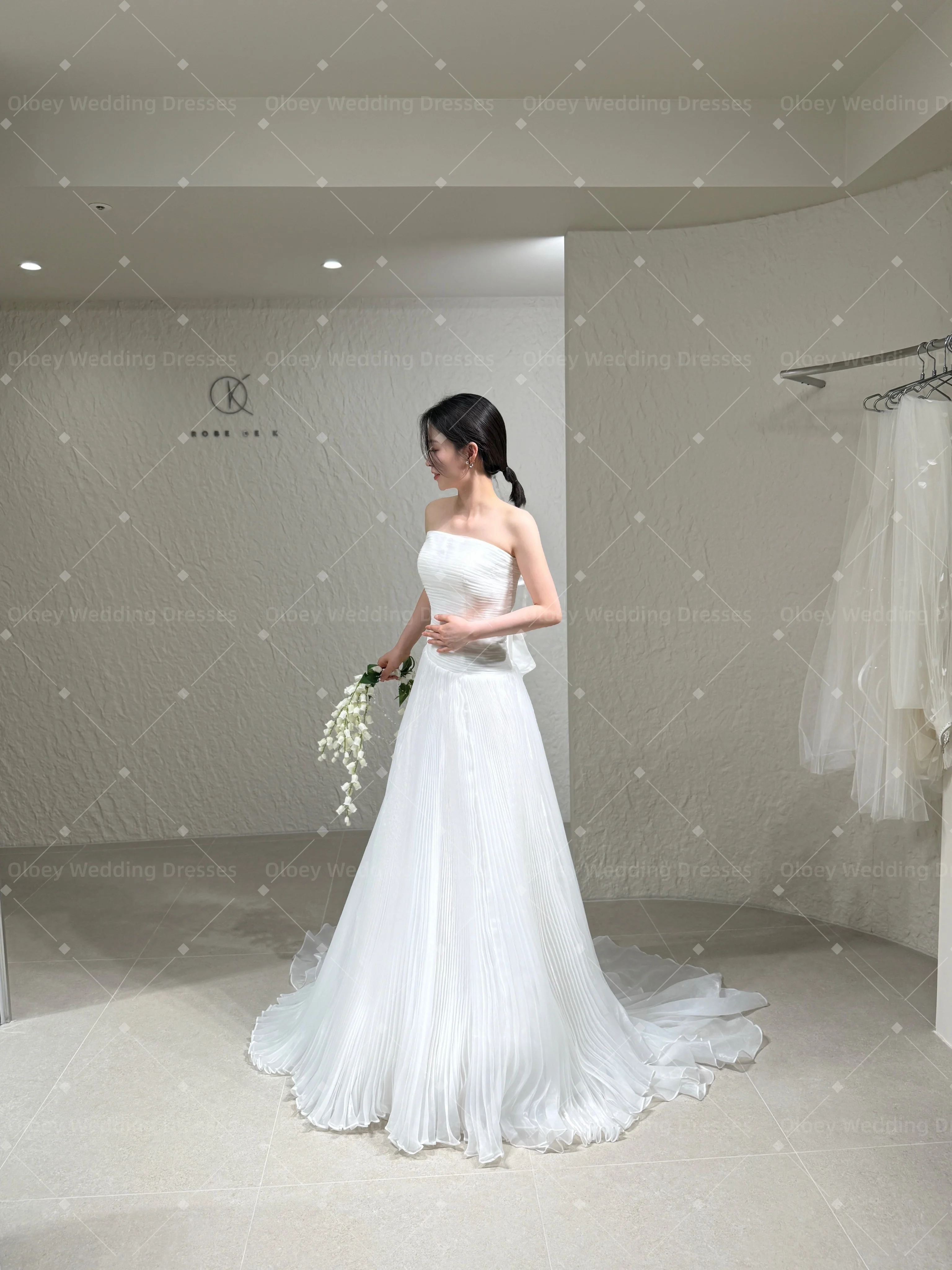 OLOEY 2026 Strapless A-line Korea Wedding Dresses Customised Photoshoot Soft Pleats Floor Length Elegant Bridal Gowns