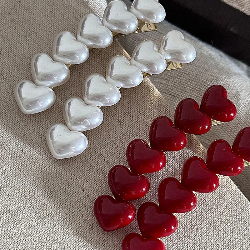 Design sense curved sweet red heart-shaped hair clip with a notch on the side versatile duckbill clip hair accessory new style