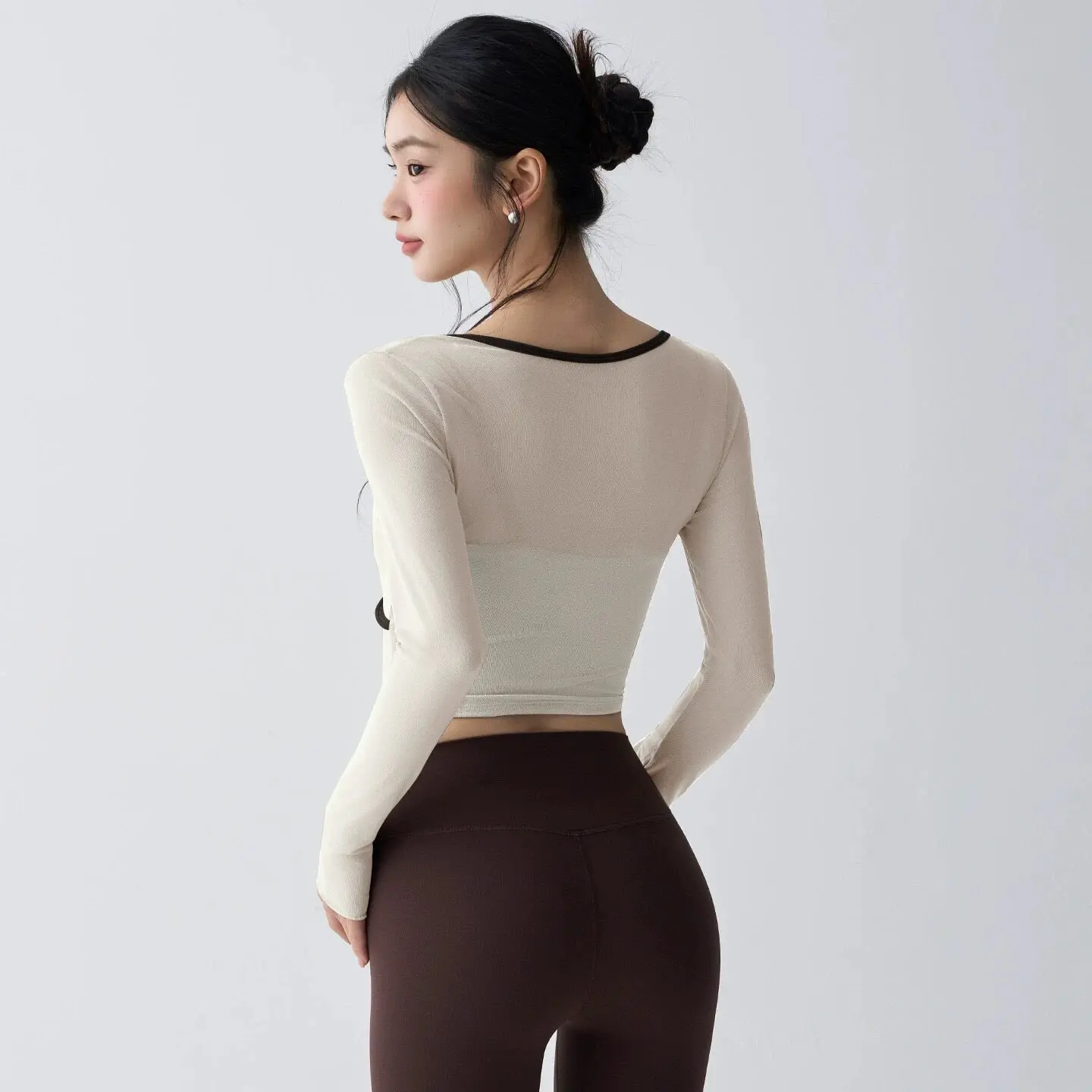Women's Sexy Yoga Shirt U-Neck Color Block Long Sleeve Fitness Top With Chest Slim Fit T-shirt Mesh P ilates Tops