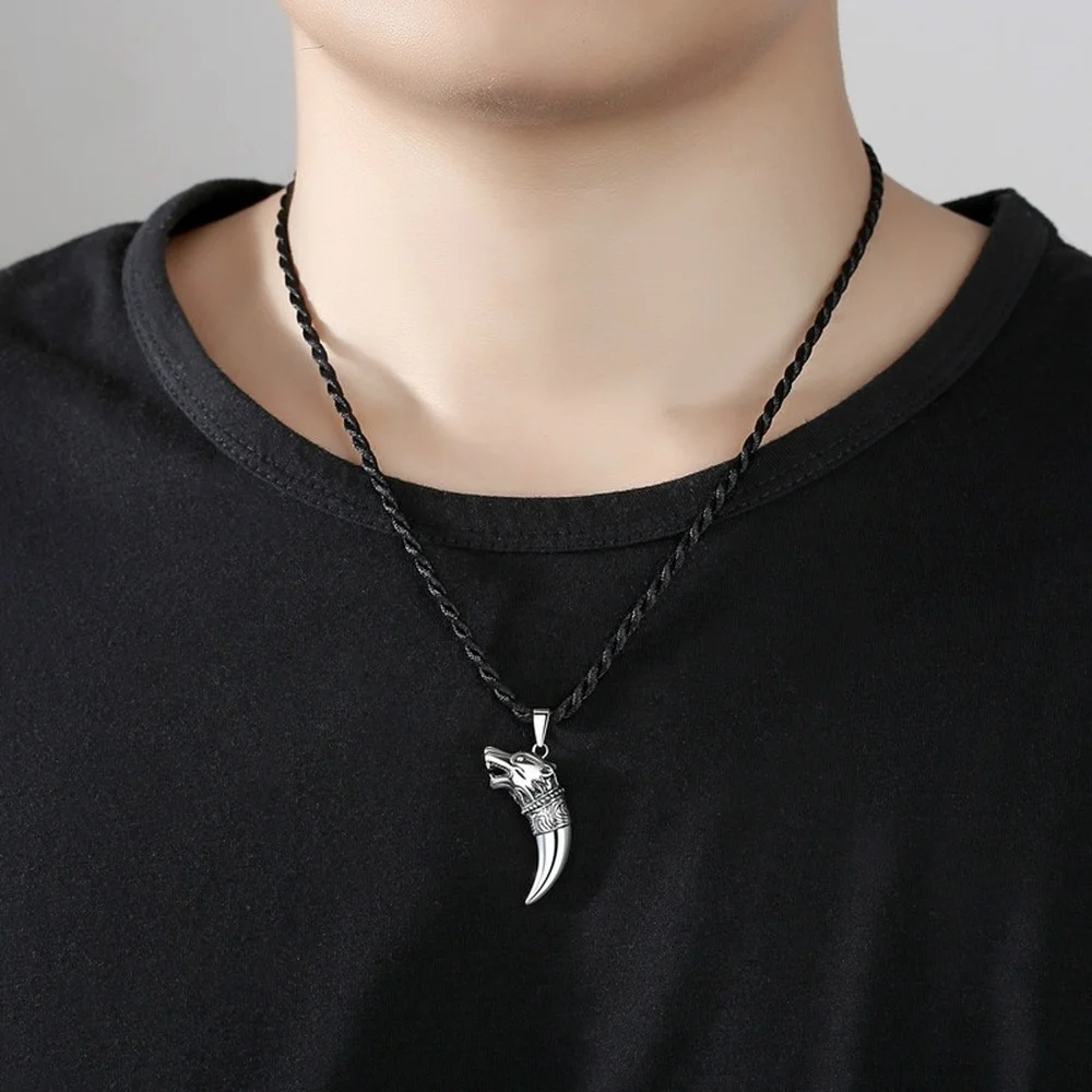 Charm Jewelry Necklace Pendant Retro Cupronickel Silver-plated Spike-shaped Wolf Pendant Sweater Chain Lucky Jewelry Accessories