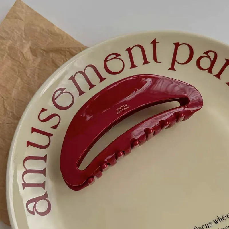 

French Acetate Hair Clip for Women Retro Hollowed Tortoiseshell Color Grab Clip Shark Claw Clip At The Back of The Head