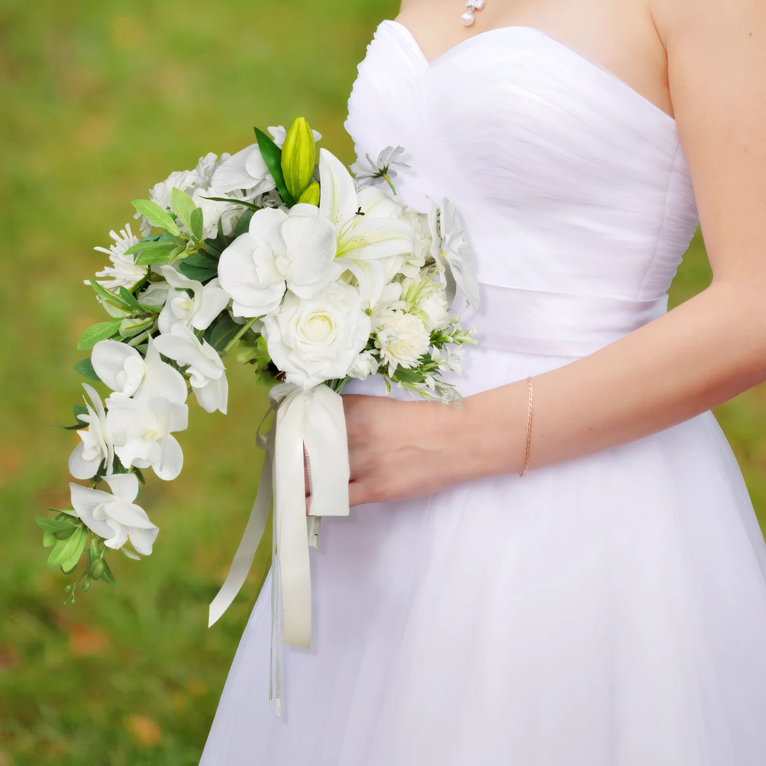 

Bridesmaids Bouquet Silk Artificial Flowers White Fake Peony Flowers for Centerpiece Wedding Home Indoor Table Decor Arrangement