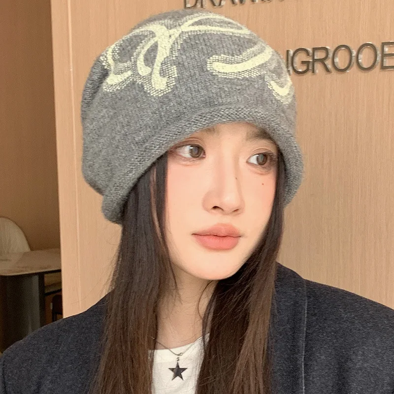 Korean- women's autumn and winter plush warm knitted , casual style slouchy beanie, retro headwrap hat that makes the fa