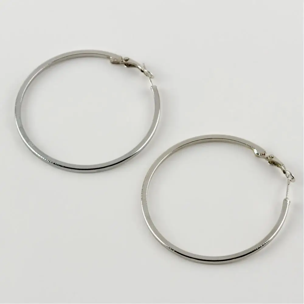 Crushing Locked Loop Earrings (5 cm)