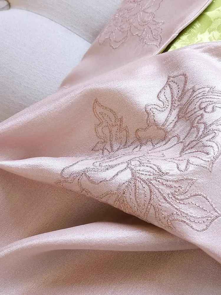 الحرير الساتان المطرزة سترة المرأة النمط الصيني Vintage سترة بلا أكمام الرجعية القمم الإناث الخريف موضة جديدة