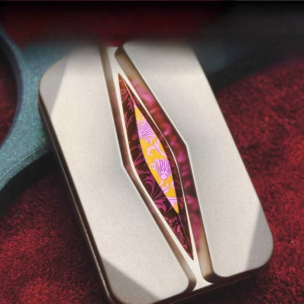 YCEDC Kongshan aleación de titanio Metal grabado Limitless parche de colaboración mecánica juguete de descompresión de tarjeta de empuje competitiva